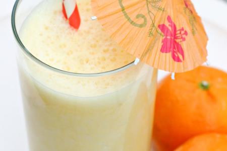 Pomaranča z mlekom za zdrav zaključek dneva